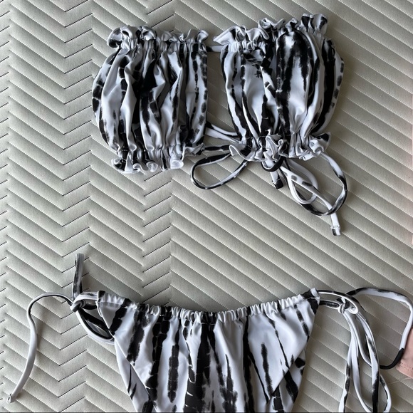 💥SOLD💥 Bikini Bundle 2 Sets size Medium Shein Amazon - Picture 2 of 3